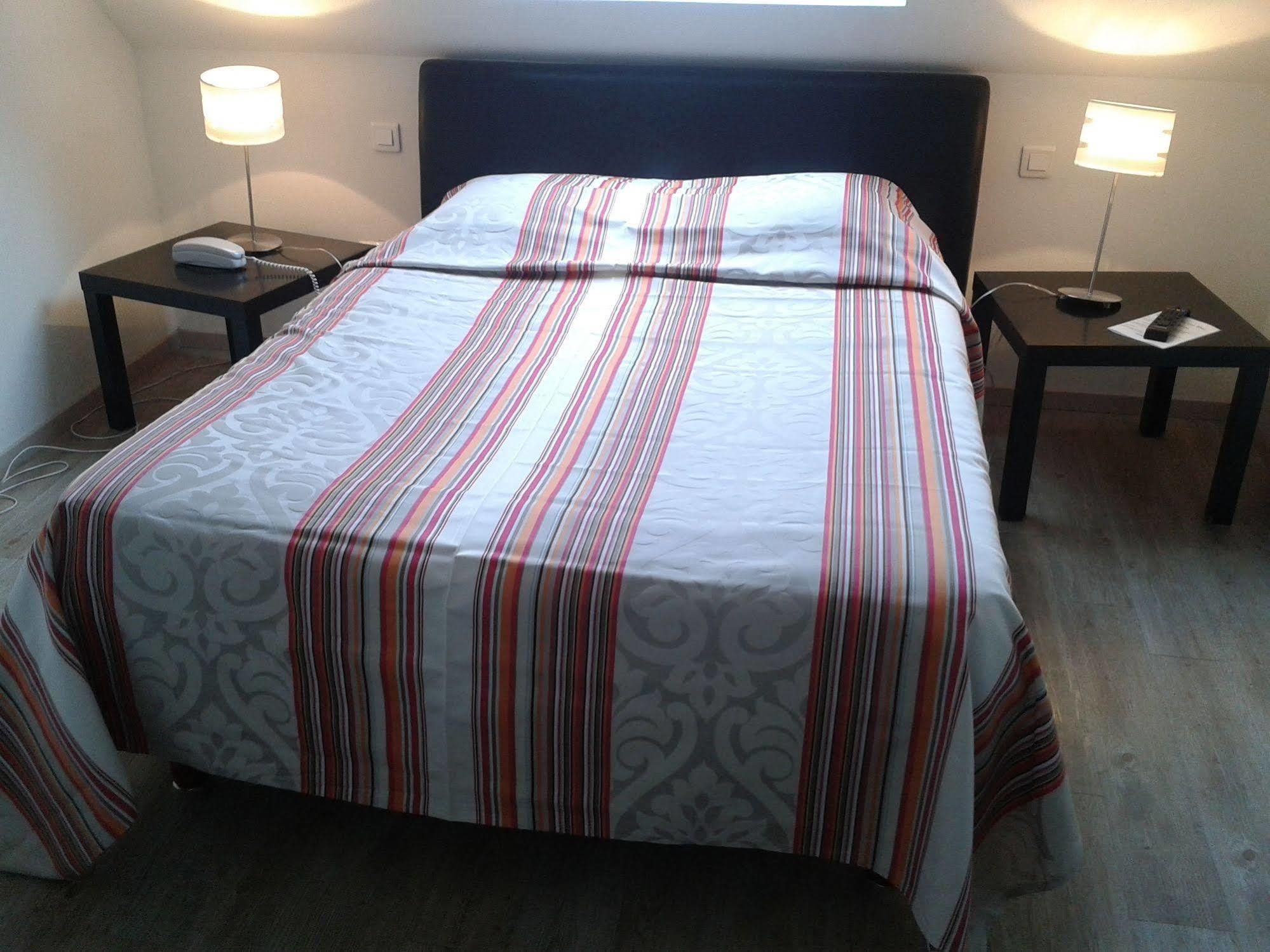 Hotel Des Bois Seltz Екстер'єр фото